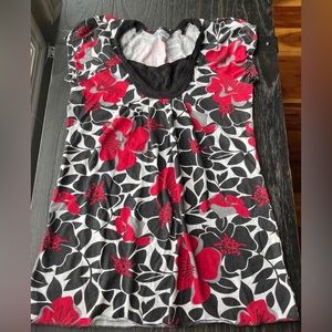 Ick & Sarah Floral Blouse. Size Medium.